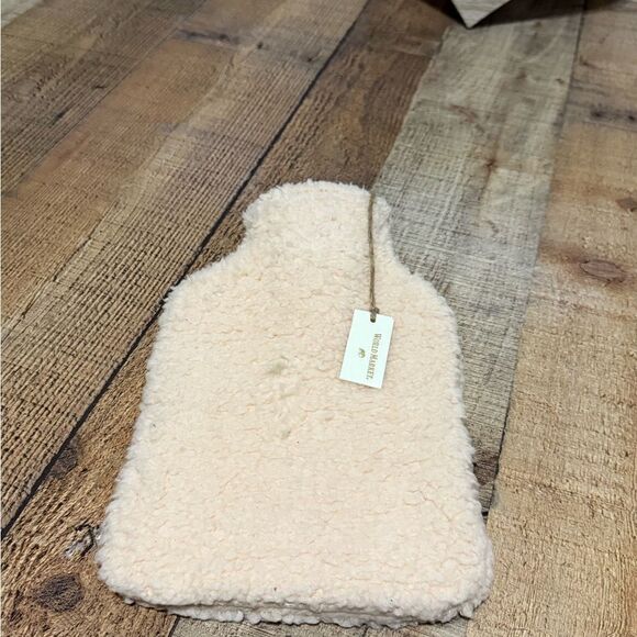 Hot water bottle with sherpa cover new! - Picture 6 of 6